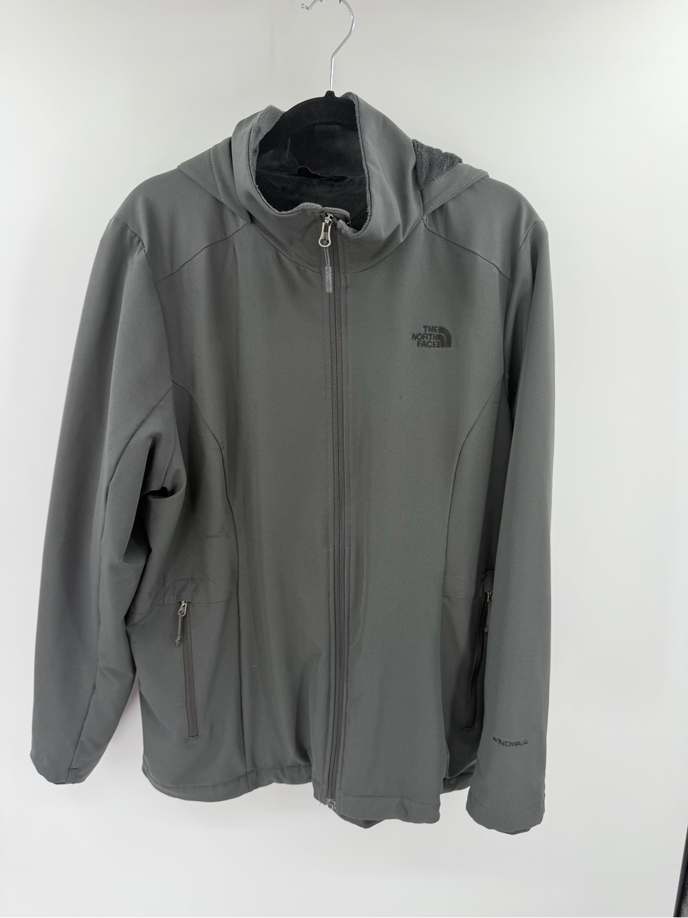 The North Face Women’s 2X Windwall Super soft lined full zip jacket flawed